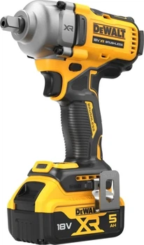 Акумуляторний ударний гайковерт DeWalt 18V XR 1/2" 812 Нм з 2 акумуляторами 5 Аг (DCF892P2T-QW)