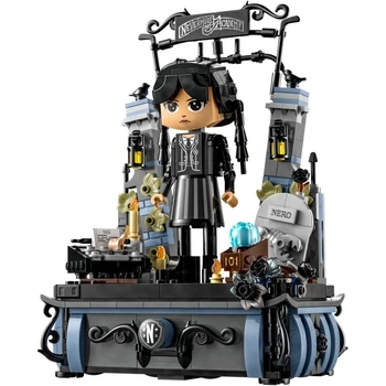 Конструктор LEGO Wednesday фігурка Венздей Аддамс (76780) [165839]
