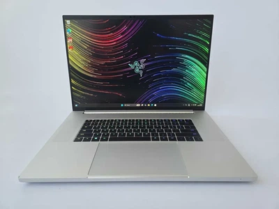 Ноутбук Razer Blade 18 I9 13950HX/RTX 4090/RAM 16GB/SSD 512GB/QHD 240Hz Б\В - Б/У