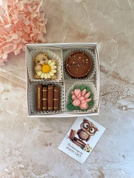 Подарочный шоколадный набор Chocolina Сладкие воспоминания ручной работы