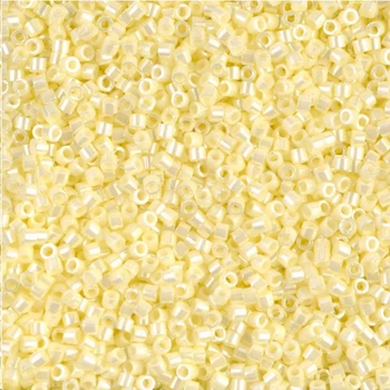 DB-1531 Бісер Miyuki Delica Beads 11/0 (перлиновий жовтий блідий іскристий), 50 г