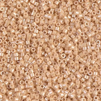 DB-205 Бісер Miyuki Delica Beads 11/0 (перлиновий пряжене молоко), 50 г