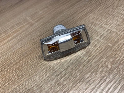 Повторитель поворота левый белый DEPO 442-1407L-UE OPEL ASTRA H 04->