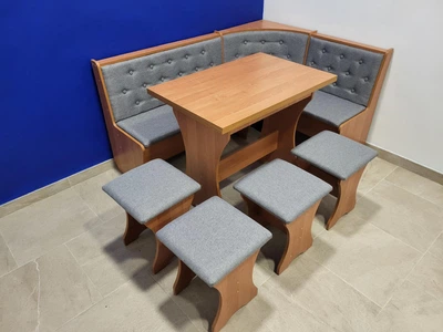 Кухонный уголок Семейный со столом и 4 табуретками 113,5х153,5 см Ольха/Сильвер (KSTTTT-V-S)