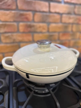 Каструля чавунна Smeg 26 см 2.2 л кремова