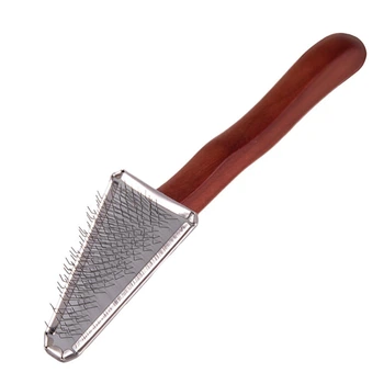Пуходерка Dezynadog Soft Triangle Slicker Brush трикутна пласка д/важкодоступних місць навколо очей лап та морди д/цуценят та малих порід собак арт. 123091