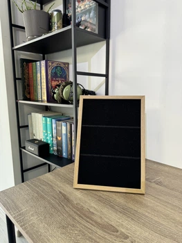 Стенд/панель/дошка для шевронів і патчів, XS (21x30см), рамка світле дерево, чорні смужки