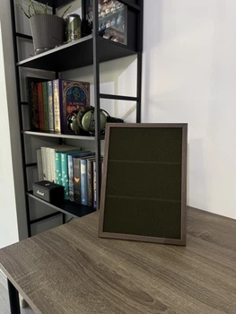 Стенд/панель/дошка для шевронів і патчів, XS (21x30см), рамка темне дерево, смужки хакі