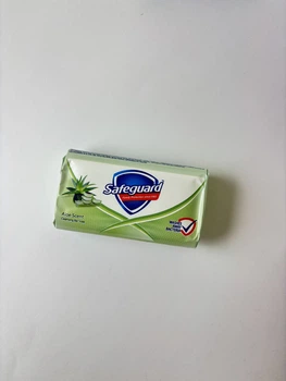 Мило туалетне Safeguard тверде М'який догляд з Алое 90 г