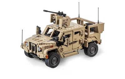 Детский конструктор Бронированная машина JLTV на 2479 деталей (628013)