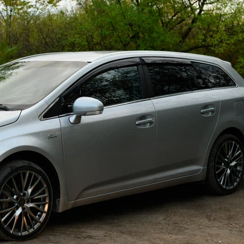 Дефлекторы окон VL-Tuning на Toyota Avensis (T27) 09- универсал (накладные)