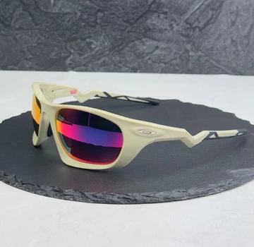 Солнцезащитные очки Oakley Lateralis бежевые спортивные с зеркальной линзой Prizm Road, вело бег, мужские,