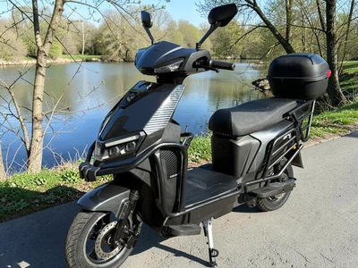 Электроскутер Oscar Sport GT-21 (2500 Вт, 72 В / 30 А·ч, LiFePO4)
