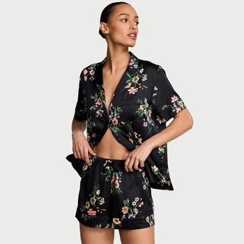 Піжама чорна квіти з шортами Victoria's Secret Signature Satin Short Pajama Set Black Botanical - Розмір L
