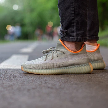 Кросівки чоловічі Yeezy Boost 350 V2 Desert Sage 38 (429-1356109)
