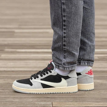 Кросівки чоловічі Air Jordan Retro 1 Low x Travis Scott OG Suede Grey 39 (1933-927741)
