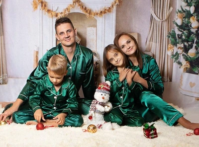 Парні піжами для всієї родини фемелі лук шовкові смарагд XL (4632/3)