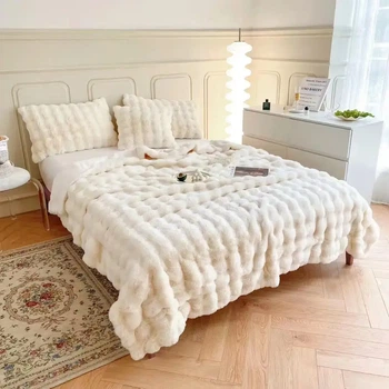 Королевское Покрывало "Кролик" Colourful Home Евро размера 210х230см двустороннее, с длинным искусственным мехом кремовый (lm86)