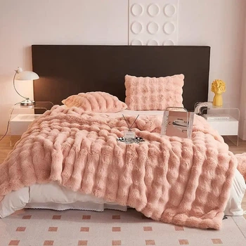 Королевское Покрывало "Кролик" Colourful Home Евро размера 210х230см двустороннее, с длинным искусственным мехом розовый (lm20)