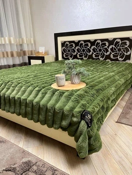 Королевское Покрывало "Кролик" Colourful Home Евро размера 210х230см двустороннее, с длинным искусственным мехом зеленый (lm71)