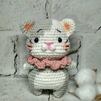 М'яка іграшка ручної роботи в'язана амігурумі Hand Made Котик 14 см 202-80-9