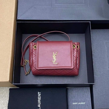 Женская кожаная сумка YSL Mini Nolita красного цвета с золотистой фурнитурой, через плечо, с цепочкой