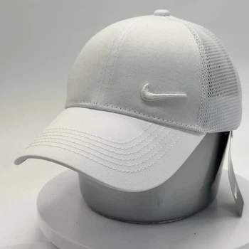 Бейсболка с вышивкой Nike
