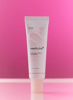 Сонцезахисний крем MEDICUBE PDRN Pink Tone Up Sun Cream SPF50+ PA++++ 50 ml — захист від сонця та вирівнювання тону шкіри
