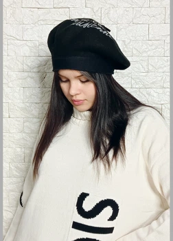 Бере вовняний з вишивкою та бантиком чорний di classe 14-3657 - чорний - One size