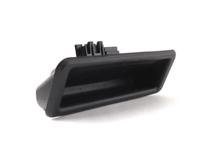 Кнопка открытия багажника BMW 3 (e90/e91)/5 (e60/e61)/X1 (e84)/X5 (e70) 2005- BMW 51247118158