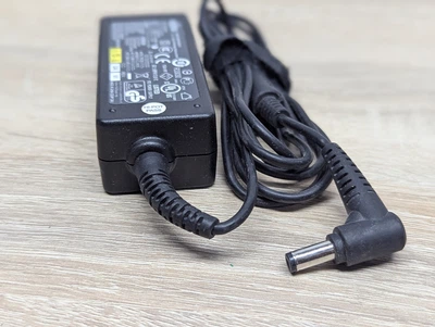 Блок живлення Fujitsu ADP-40PH AD,20V,2A, 40 Вт,5.5x2.5мм - Б/В