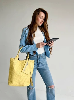 Сумка женская шоппер из натуральной кожи содержит формат А-4 ARTiS Bags 970 4827 желтая