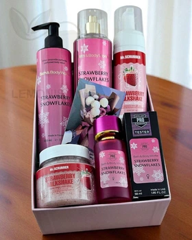 Подарочный набор косметики No Brand в стиле Bath & Body Works Strawberry Snowflakes 5 в 1