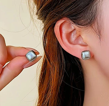 Жіночі сережки "Квадратики" 1.2 см jewelry Сірого кольору