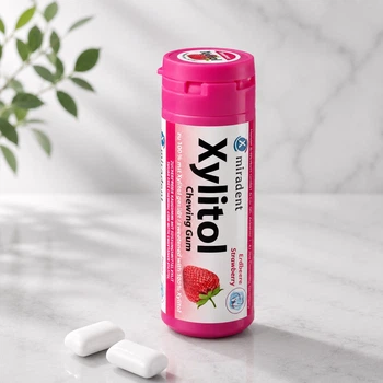 Жувальна гумка з ксилітом Miradent Xylitol Strawberry (полуниця), 30 шт.