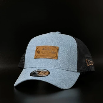 Джинсовая кепка с сеткой New Era Leather Patch Denim 9FORTY Trucker 60856334