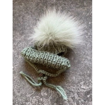 Шапка для собак ручной вязки с натуральным бубоном болотная S Handmade (zoo0005588)