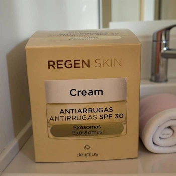 Антивозрастной дневной крем против морщин с экзосомами Deliplus Regen Skin Cream Antiarrugas SPF30 50 мл