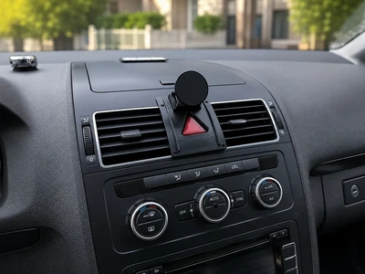 Комплект держателя для Volkswagen Touran (2005–2010). Базовая основа под держатель + магнитный держатель.