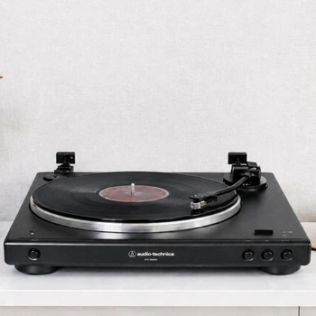Автоматичний вініловий програвач Audio-Technica AT-LP60XBT з Bluetooth 5.0, картриджем AT3600L і голкою ATN3600L, 33/45 об/хв, вбудований фонокоректор, алюмінієвий диск, ремінний привід, автостарт і автовернення тонарма (без кришки) БВ - Уцінка