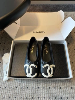 Жіночі балетки Chanel чорні з білим логотипом CC, натуральна шкіра розмір 39