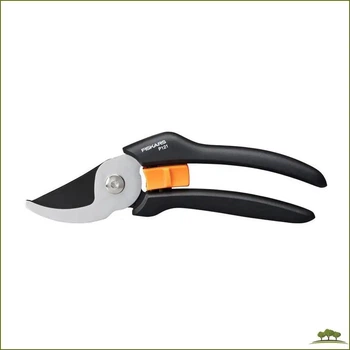 Плоскостной секатор Fiskars Solid P121 для садоводства