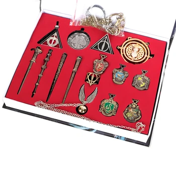 Набор Harry Potter из 15 предметов RESTEQ — мини-палочки, медальоны и кулоны в подарочной коробке