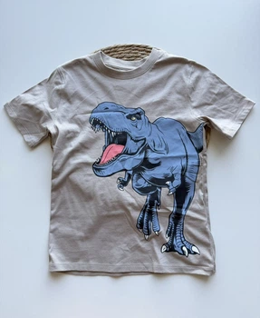 Футболка детская H&M с динозаврами Jurassic Park для мальчиков бежевая 122-128 см