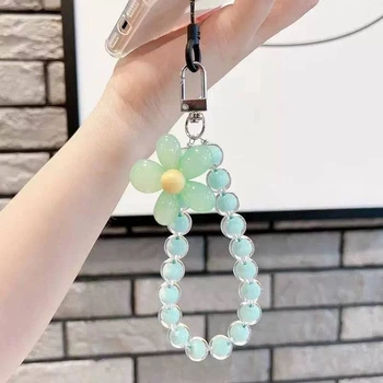 Брелок «Flower Charm зелений» — ніжна квітка, яка додає свіжого настрою