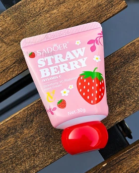 Крем для рук с клубникой и витамином C SADOER Strawberry VC Radiance Hand Cream, 30 g