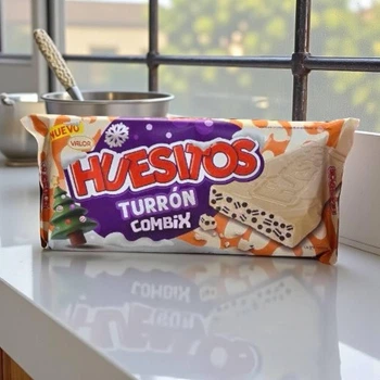 Шоколадный батончик Huesitos Combix White с хрустящим печеньем и какао 200 г
