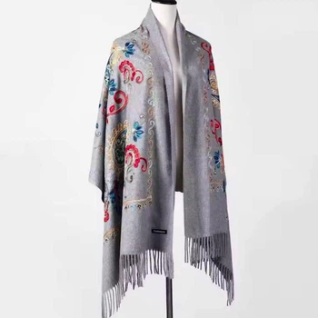 Зимний кашемировый шарф Boutique embroidery с вышивкой 190х72см Серый