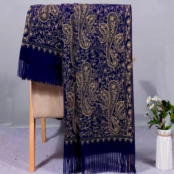 Теплый палантин Boutique embroidery кашемировый с вышивкой 190х72см Темно - Синий
