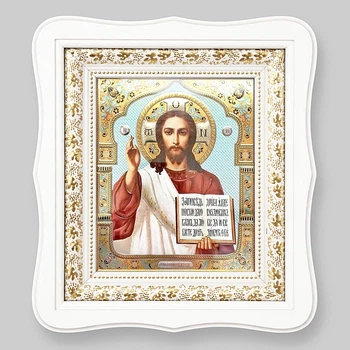 Ікона Господа Вседержителя, обличчя 15х18 см, у білому фігурному дерев'яному кіоті, тип 3, 11126